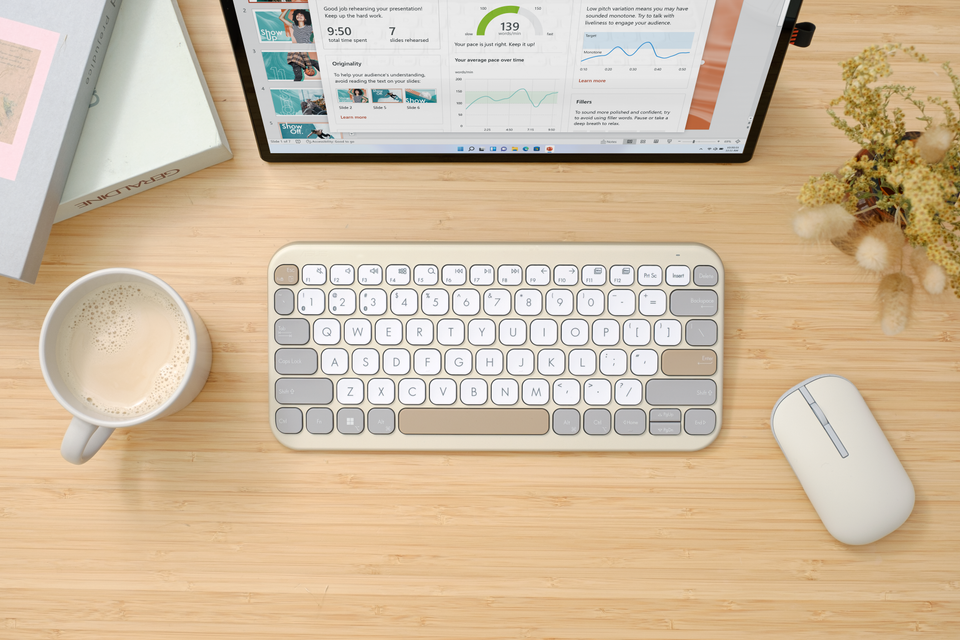 ASUS Marshmallow Keyboard KW100_Scenario Photo_Oat Milk_04